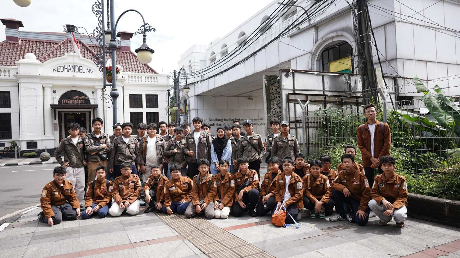 Siswa IIEC Fild Trip ke Bandung Dorong Pembelajaran Kontekstual dan Interaktif