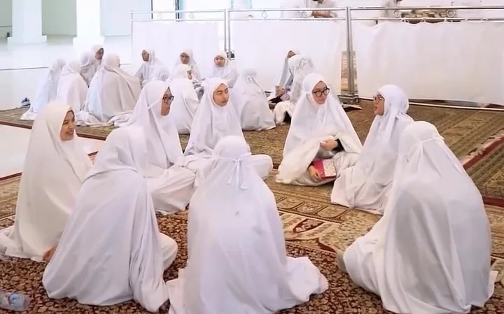 Menanamkan Nilai-Nilai Islam Sejak Dini Investasi Terbaik untuk Anak